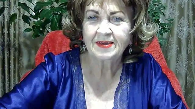 Emma52610 online show from 12/19/25, 05:15