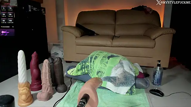 Th3Qu33n0fBigg3st online show from 02/23/26, 10:54