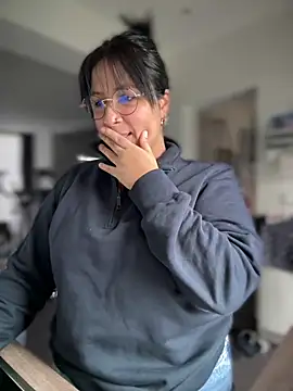 DannaaMeliza online show from 01/12/25, 09:40