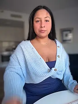 DannaaMeliza online show from 11/27/25, 09:21