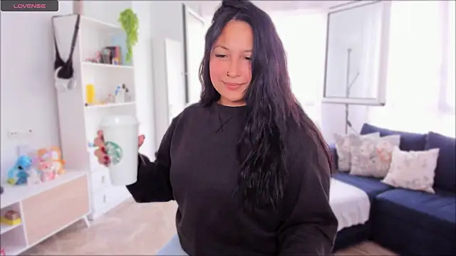 DannaaMeliza online show from 10/22/25, 09:31