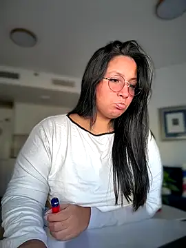 DannaaMeliza online show from 10/30/25, 10:13