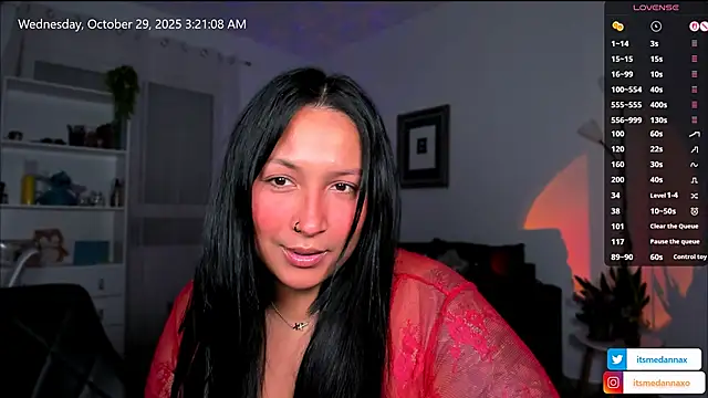 DannaaMeliza online show from 10/29/25, 02:21