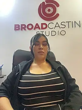 Lia Simons online show from 04/25/26, 03:09