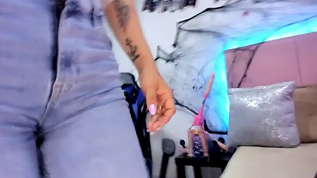 melani xc online show from 10/21/25, 12:59