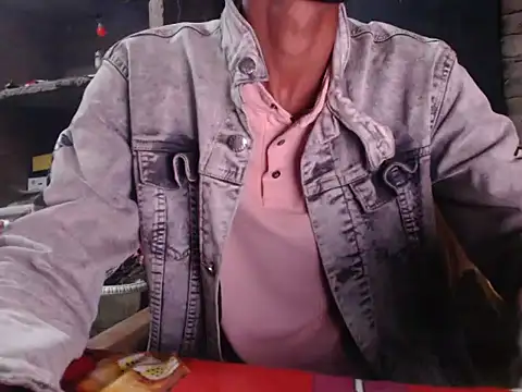 Snapshot of ThethunderPo chatting on 02/18/25, 03:10 ThethunderPo online show from 02/18/25, 03:10