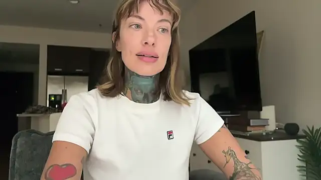 airgeadx online show from 11/08/25, 03:04