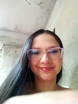 Camilatinass  online show from 04/07/26, 12:07