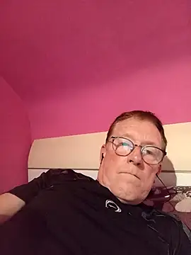 Snapshot of Lush4Love chatting on 10/19/25, 10:01 Lush4Love online show from 10/19/25, 10:01