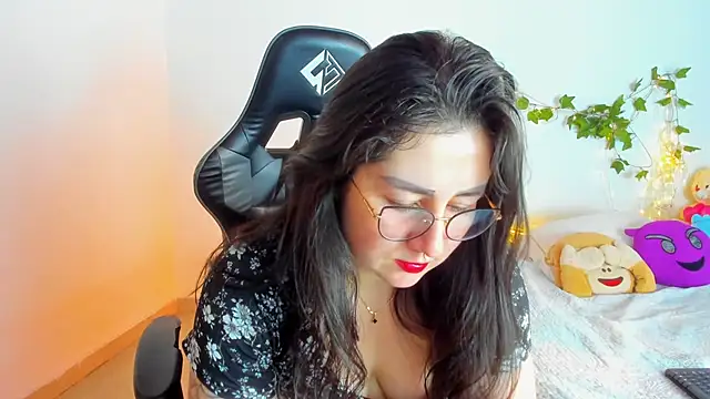 Susan Foxx online show from 04/14/26, 06:02