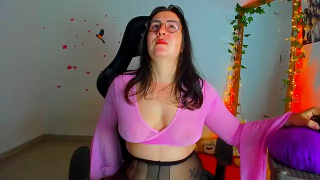 Susan Foxx online show from 10/20/25, 07:47