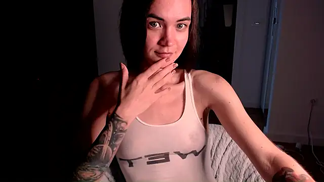 Snapshot of EvelynGG chatting on 09/16/25, 05:08 EvelynGG online show from 09/16/25, 05:08