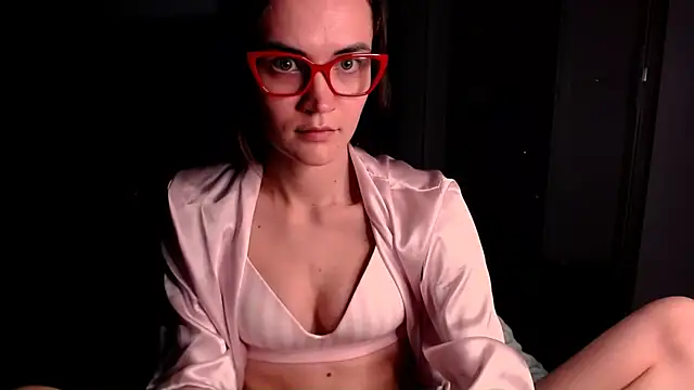 Snapshot of EvelynGG chatting on 11/08/25, 07:28 EvelynGG online show from 11/08/25, 07:28