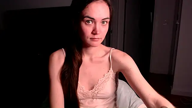 Snapshot of EvelynGG chatting on 11/25/25, 05:57 EvelynGG online show from 11/25/25, 05:57