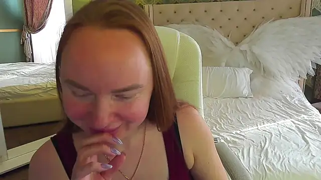 MiaRedFox online show from 03/06/25, 12:41