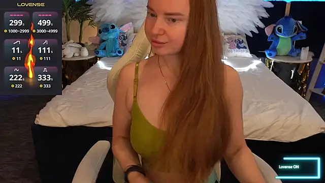 MiaRedFox online show from 10/14/25, 05:41