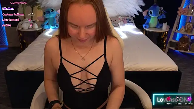 MiaRedFox online show from 10/28/25, 06:45