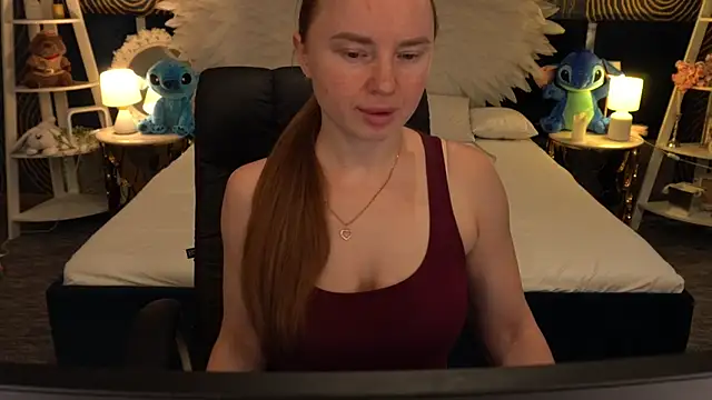 MiaRedFox online show from 11/15/25, 01:15