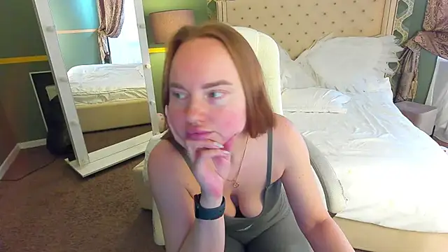 MiaRedFox online show from 03/13/25, 09:43