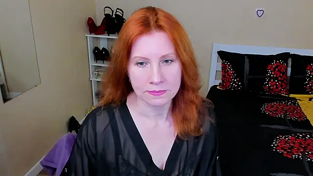 Snapshot of FoxySophia chatting on 04/26/26, 02:42 FoxySophia online show from 04/26/26, 02:42