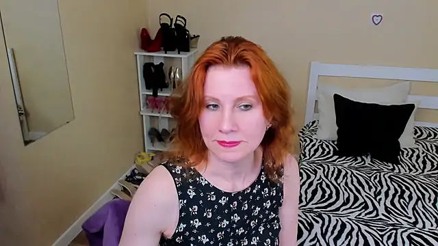 Snapshot of FoxySophia chatting on 05/05/26, 06:11 FoxySophia online show from 05/05/26, 06:11