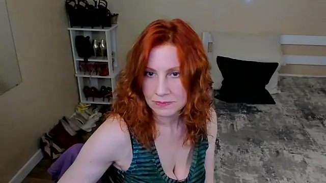 Snapshot of FoxySophia chatting on 05/22/26, 06:17 FoxySophia online show from 05/22/26, 06:17