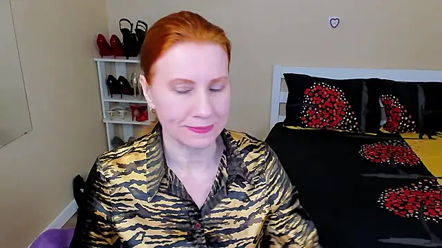 Snapshot of FoxySophia chatting on 04/16/26, 12:06 FoxySophia online show from 04/16/26, 12:06
