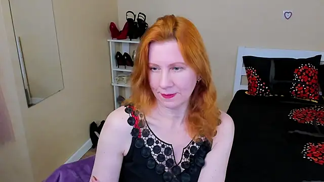 Snapshot of FoxySophia chatting on 04/24/26, 01:51 FoxySophia online show from 04/24/26, 01:51