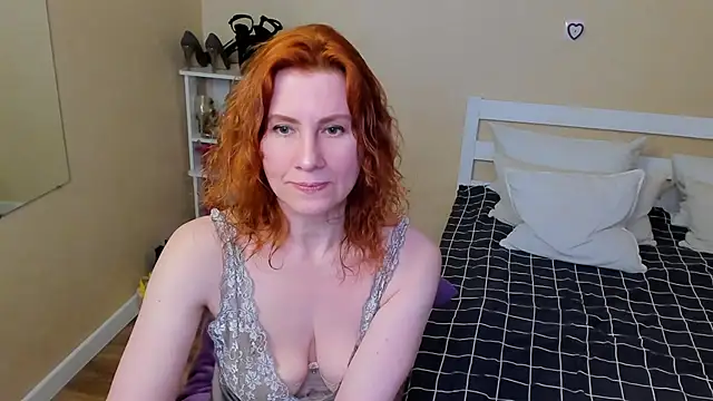 FoxySophia online show from 11/25/25, 01:06