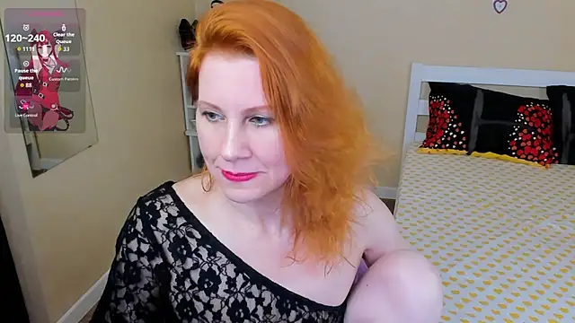 Snapshot of FoxySophia chatting on 04/04/26, 12:17 FoxySophia online show from 04/04/26, 12:17