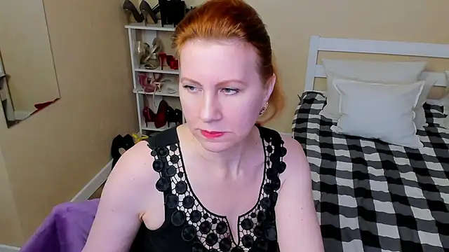 FoxySophia online show from 11/06/25, 10:19