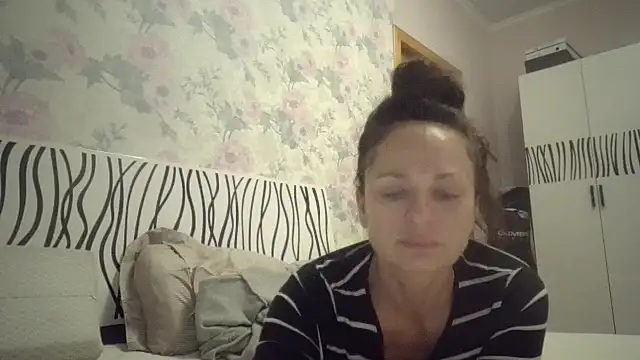 LindaStarS online show from 10/18/25, 06:21