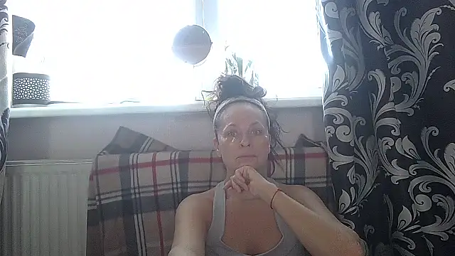 LindaStarS online show from 03/12/26, 05:45