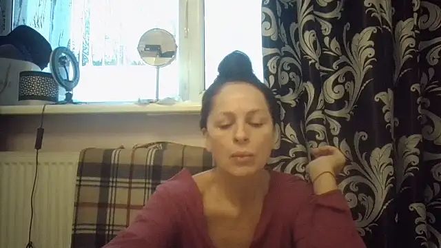 LindaStarS online show from 12/21/25, 05:42