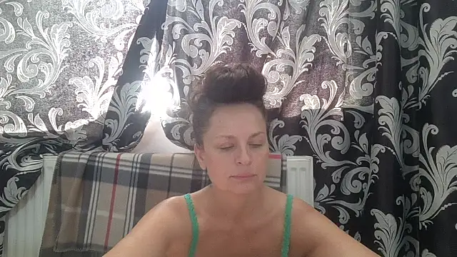 Snapshot of LindaStarS chatting on 06/19/26, 11:27 LindaStarS online show from 06/19/26, 11:27