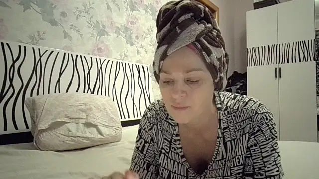 LindaStarS online show from 01/09/26, 05:42