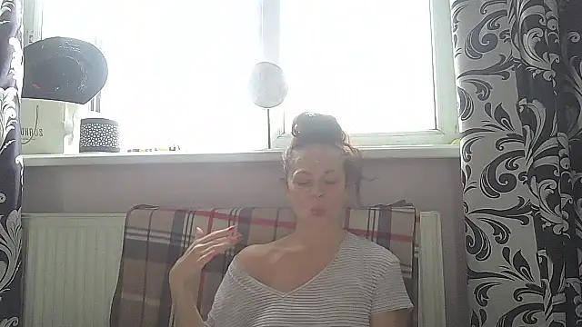 LindaStarS online show from 05/10/26, 05:33