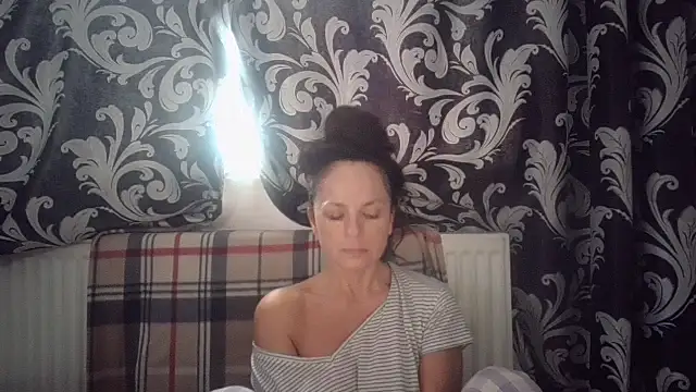 LindaStarS online show from 11/05/25, 07:00