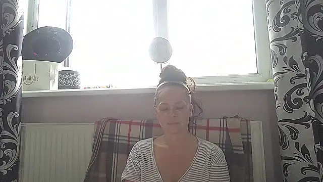 LindaStarS online show from 05/09/26, 05:22