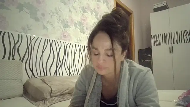 LindaStarS online show from 10/25/25, 05:02