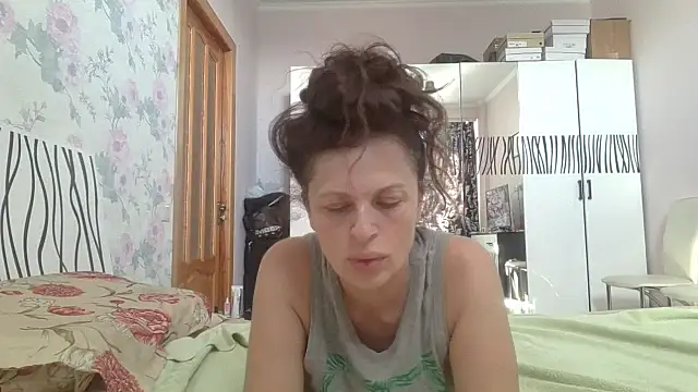 LindaStarS online show from 06/05/26, 02:12