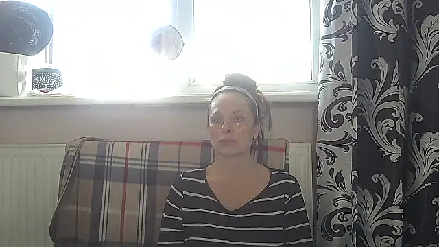 LindaStarS online show from 05/03/26, 07:57