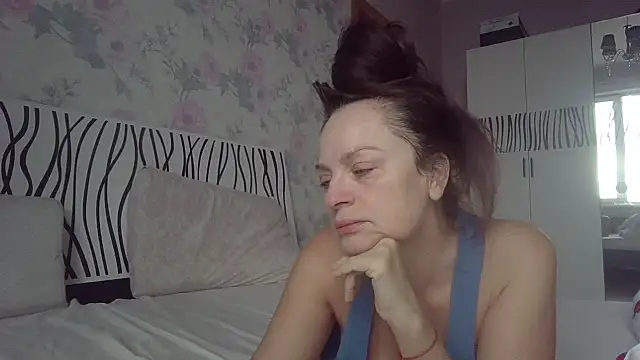 LindaStarS online show from 12/15/25, 06:19