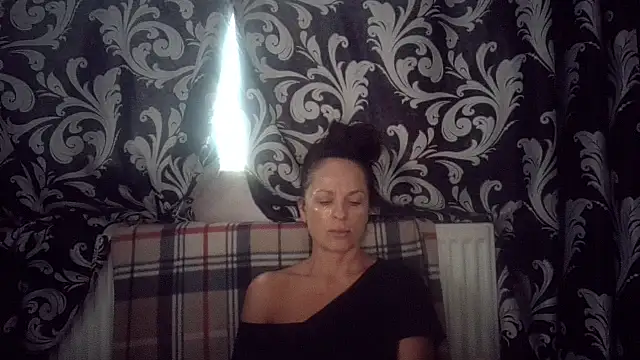 LindaStarS online show from 10/04/25, 05:53