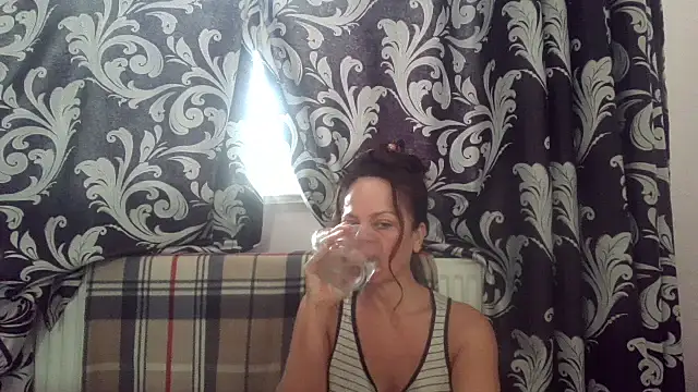 LindaStarS online show from 11/12/25, 07:56