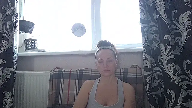 LindaStarS online show from 03/07/26, 05:47