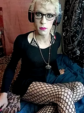 Snapshot of jessysky723 chatting on 11/19/25, 10:37 jessysky723 online show from 11/19/25, 10:37