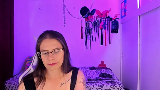 dungeongirls online show from 11/28/25, 09:48