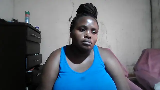 Snapshot of sexybigboobz chatting on 10/12/25, 02:29 sexybigboobz online show from 10/12/25, 02:29