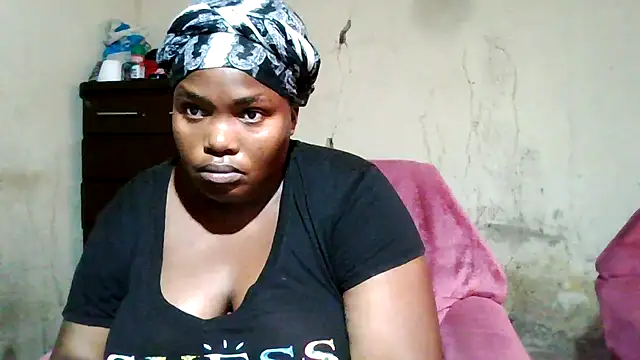 Snapshot of sexybigboobz chatting on 11/28/25, 05:51 sexybigboobz online show from 11/28/25, 05:51